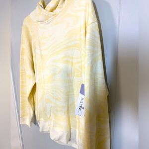 Yellow NWT tye dye 2X Hoodie